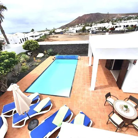 Luxury 4-bed Family With Private Pool 度假居